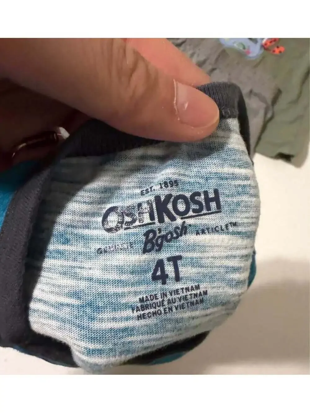 OshKosh Bgosh gray have embroidered